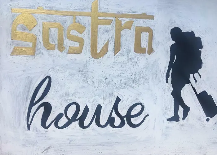 ホームステイ Sastra House